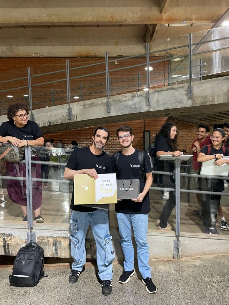 Marcos Ferreira, Vencedor do Nível Básico do Dia da Cultura 2024, e Marcus Ferreira, diretor do Instituto 